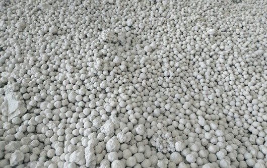 Tác dụng của phụ gia đá thạch cao trong xi măng