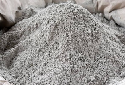 Xi măng rời (còn được gọi là xi măng xá) là dạng xi măng được sản xuất chuyên biệt dành riêng cho những nhà sản xuất bê tông chất lượng cao