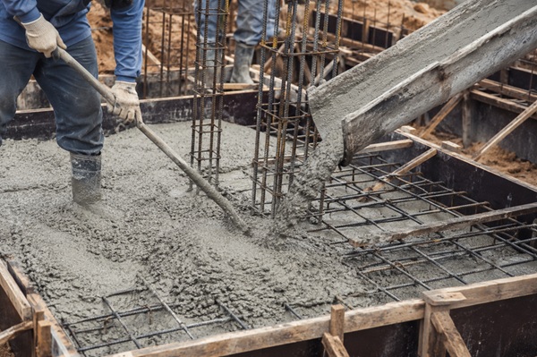 Những sai lầm thường gặp khi đổ b&ecirc; t&ocirc;ng m&oacute;ng v&agrave; c&aacute;ch khắc phục ngay từ đầu