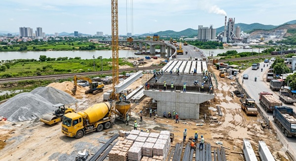 Đầu tư c&ocirc;ng tiếp tục dẫn dắt thị trường xi măng v&agrave; VLXD năm 2026